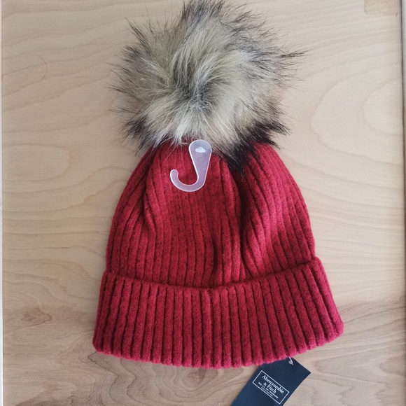 Abercrombie & Fitch - Cozy Pom Beanie - NWT - Picture 4 of 8